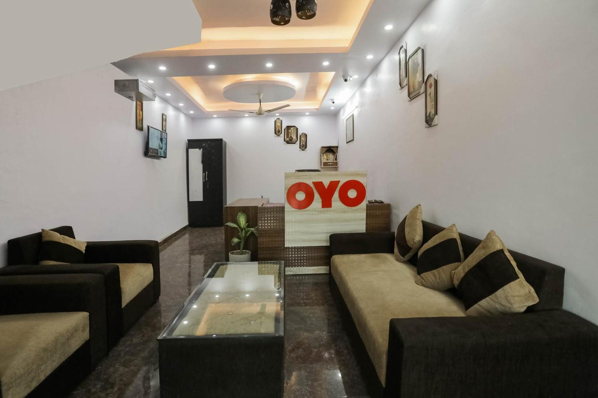 Hotel O Red Velvet Rooms & Banquet Faridabad Exterior foto