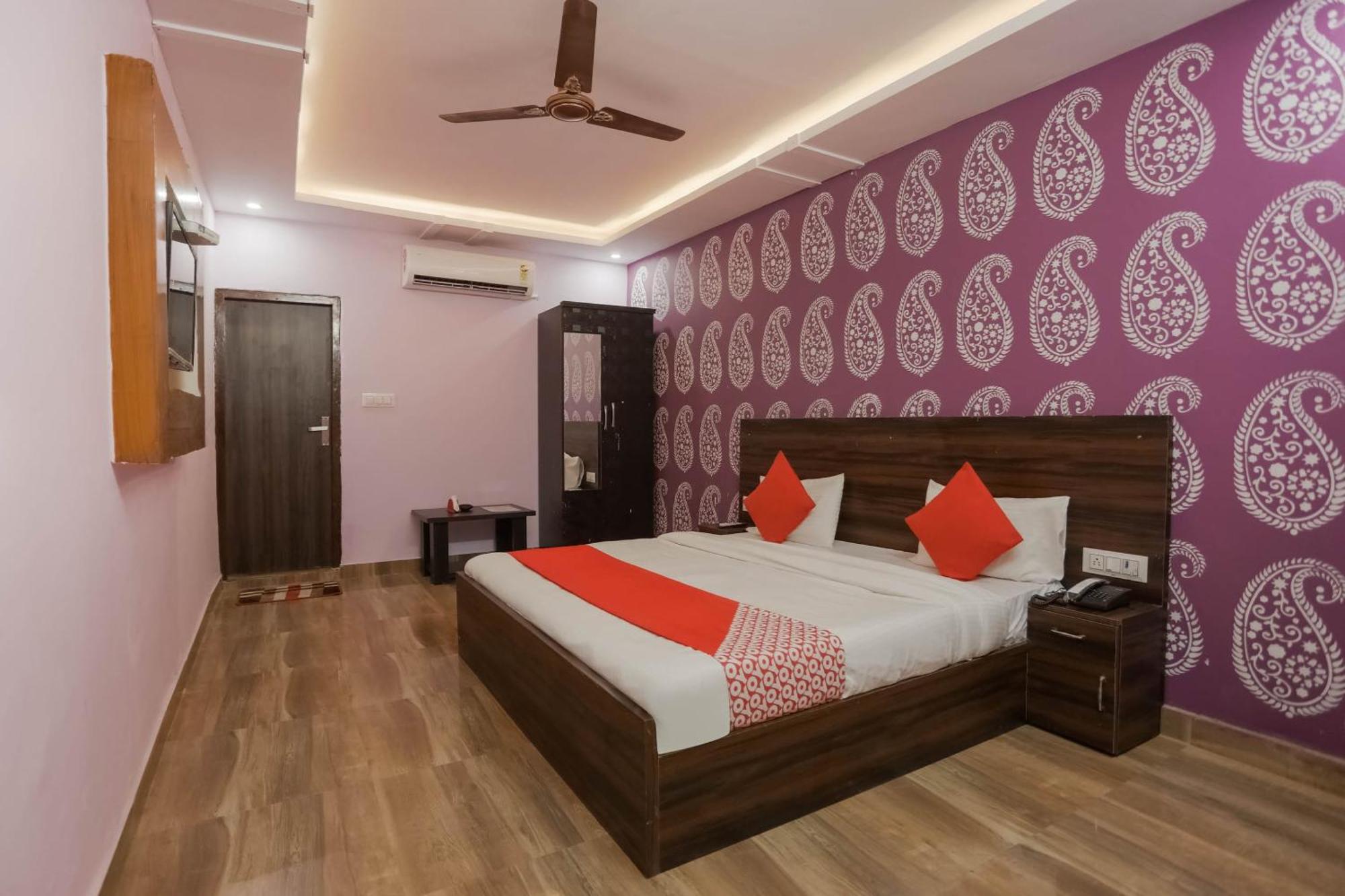 Hotel O Red Velvet Rooms & Banquet Faridabad Exterior foto